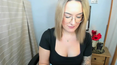 Watch MollyFlowers recorded live streams from Stripchat on 2025/03/28, Cam Archive