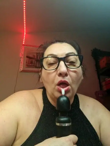 Watch Genoveva73sexy recorded live streams from Stripchat on 2025/03/30, Cam Archive