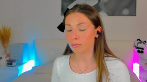 Watch lucy__ray recorded live streams from Chaturbate on 2025/03/30, Cam Archive