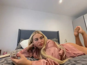 Watch TastyTiffanyy recorded live streams from Stripchat on 2025/04/01, Cam Archive