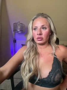 Watch KillerKylie recorded live streams from Stripchat on 2025/04/08, Cam Archive