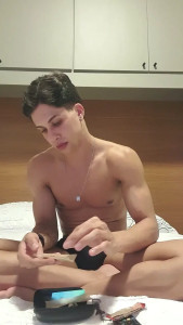 Watch menezes8841 recorded live streams from CAM4 on 2025/04/09, Cam Archive