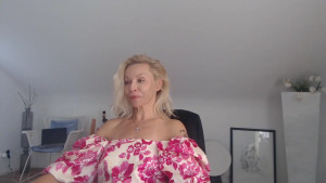 Watch ScarlettBlissOfficial recorded live streams from Stripchat on 2025/04/15, Cam Archive