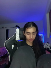 Watch Alejandraa_pinkk recorded live streams from Stripchat on 2025/04/17, Cam Archive