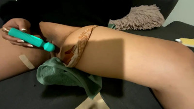 Watch h0n3yb333 recorded live streams from Chaturbate on 2025/04/17, Cam Archive