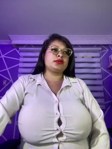 MiiaaJoness