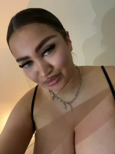 Watch EmiliaPetrova recorded live streams from Stripchat on 2025/05/07, Cam Archive