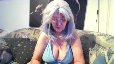 Watch milfchantal recorded live streams from Chaturbate on 2025/05/09, Cam Archive